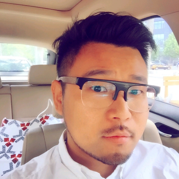 吴贺佳的照片