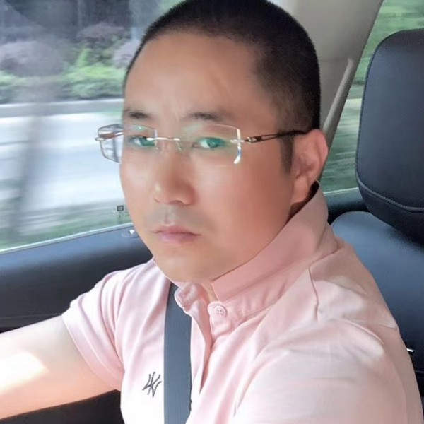寒冷向黑裤的照片
