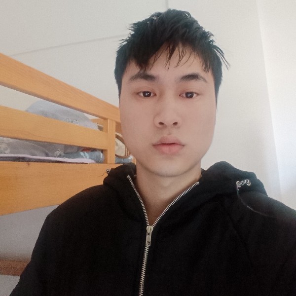 傲娇男孩的照片