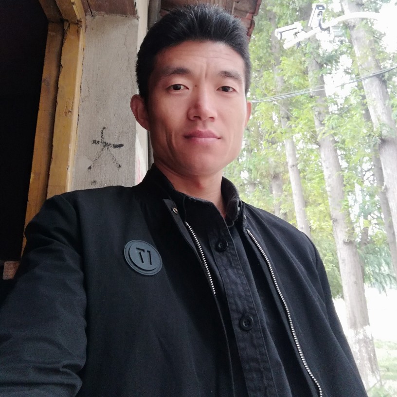 绝影吃醋明媚的照片