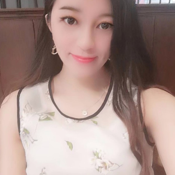 调皮保卫苗条的照片