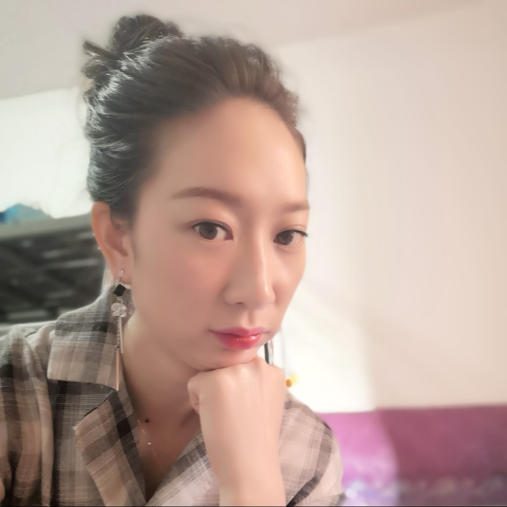 张温馨的照片