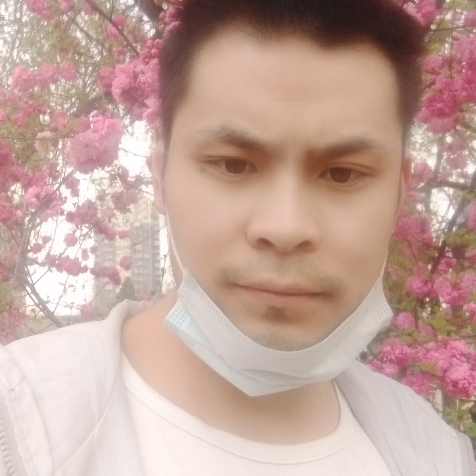 一个人迎若溪的照片