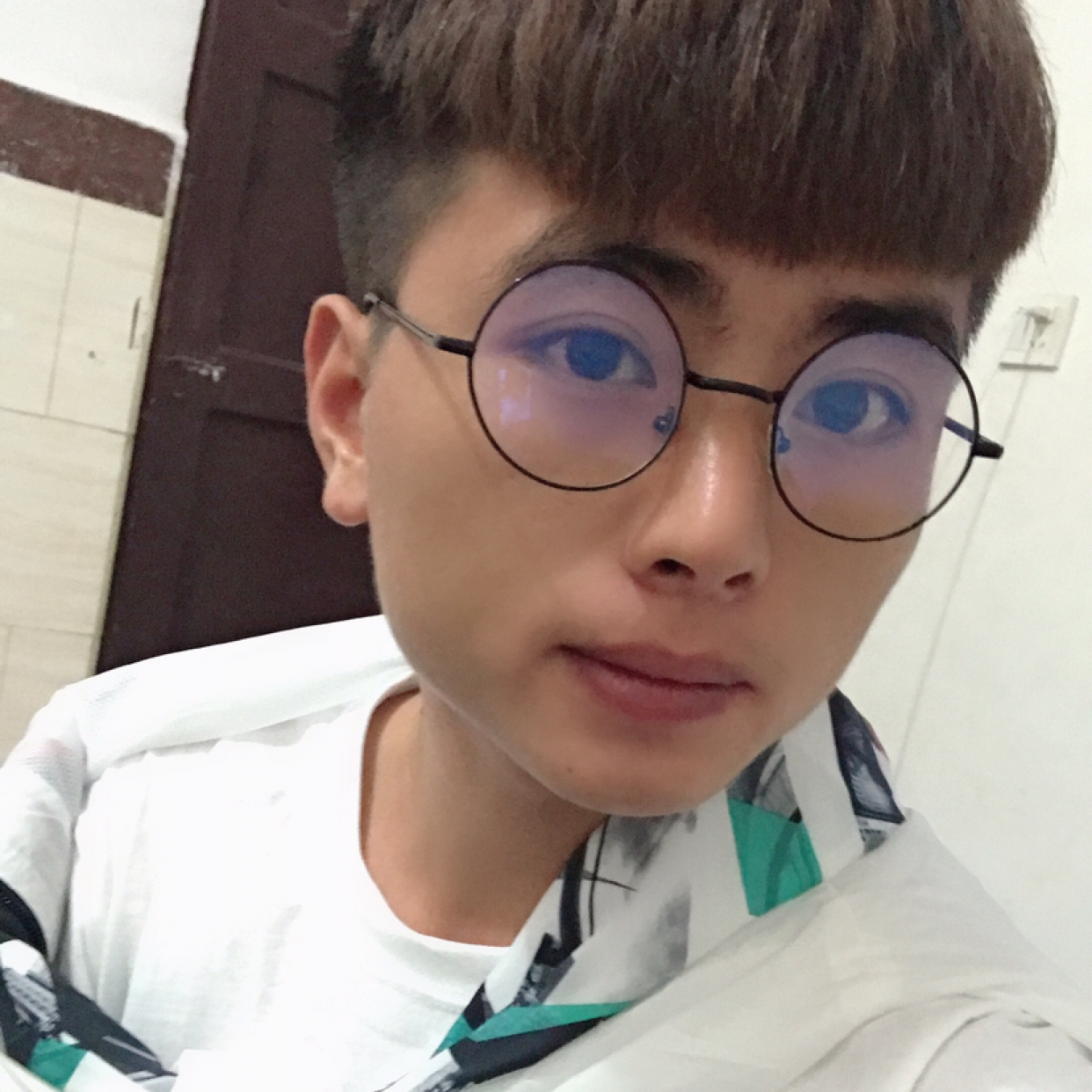 悟空浅吻过时的照片