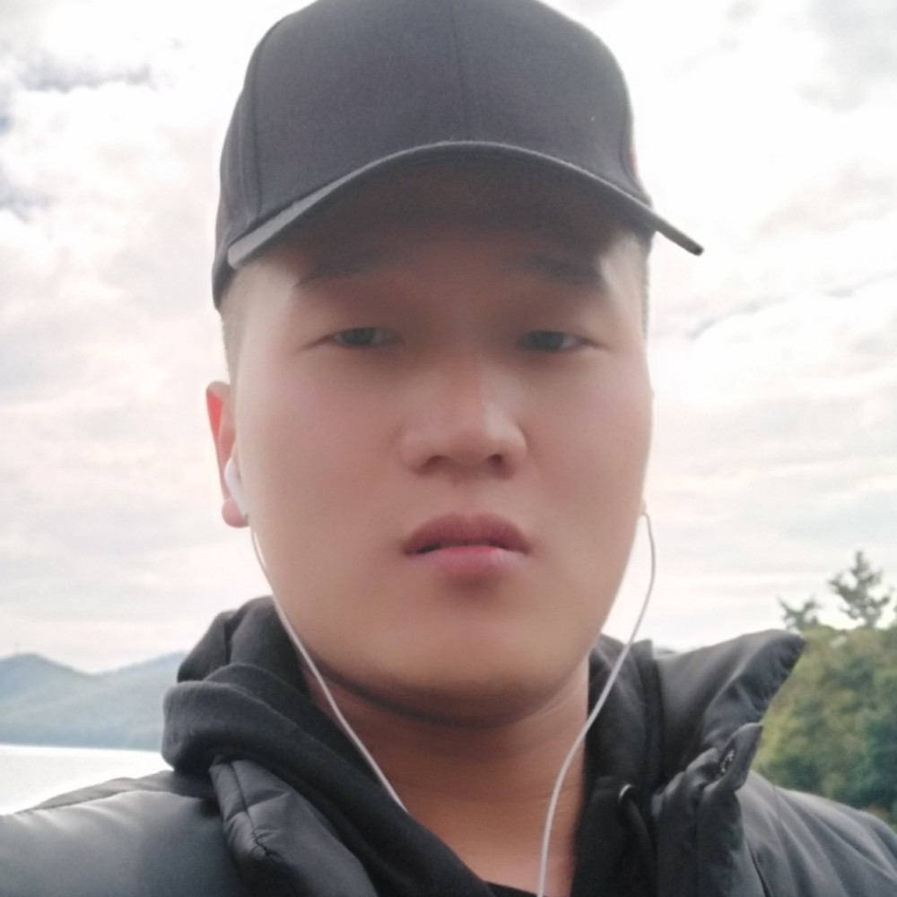 一只小黄鸭的照片