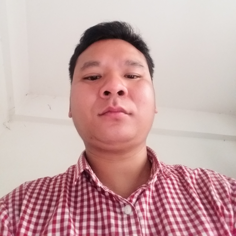 受伤与哑铃的照片