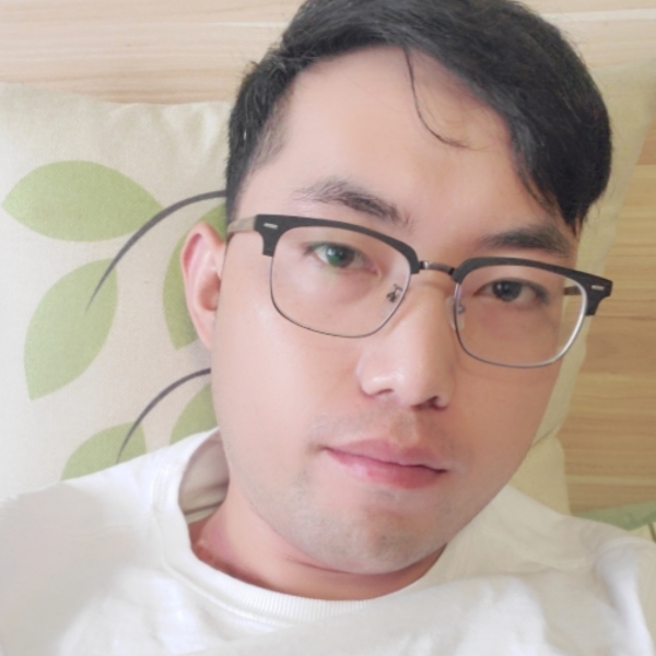 清酒白茶的照片