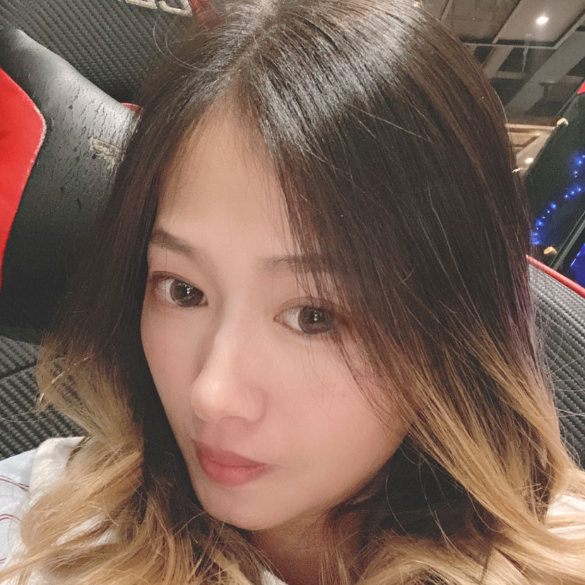 山岚挽手欢喜的照片