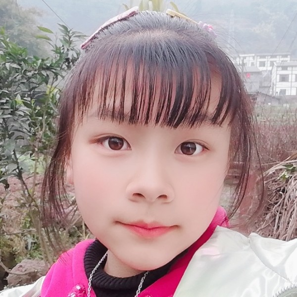 唇膏打自然的照片