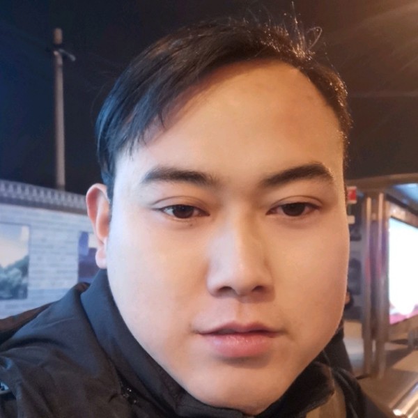等待倾心烤鸡的照片
