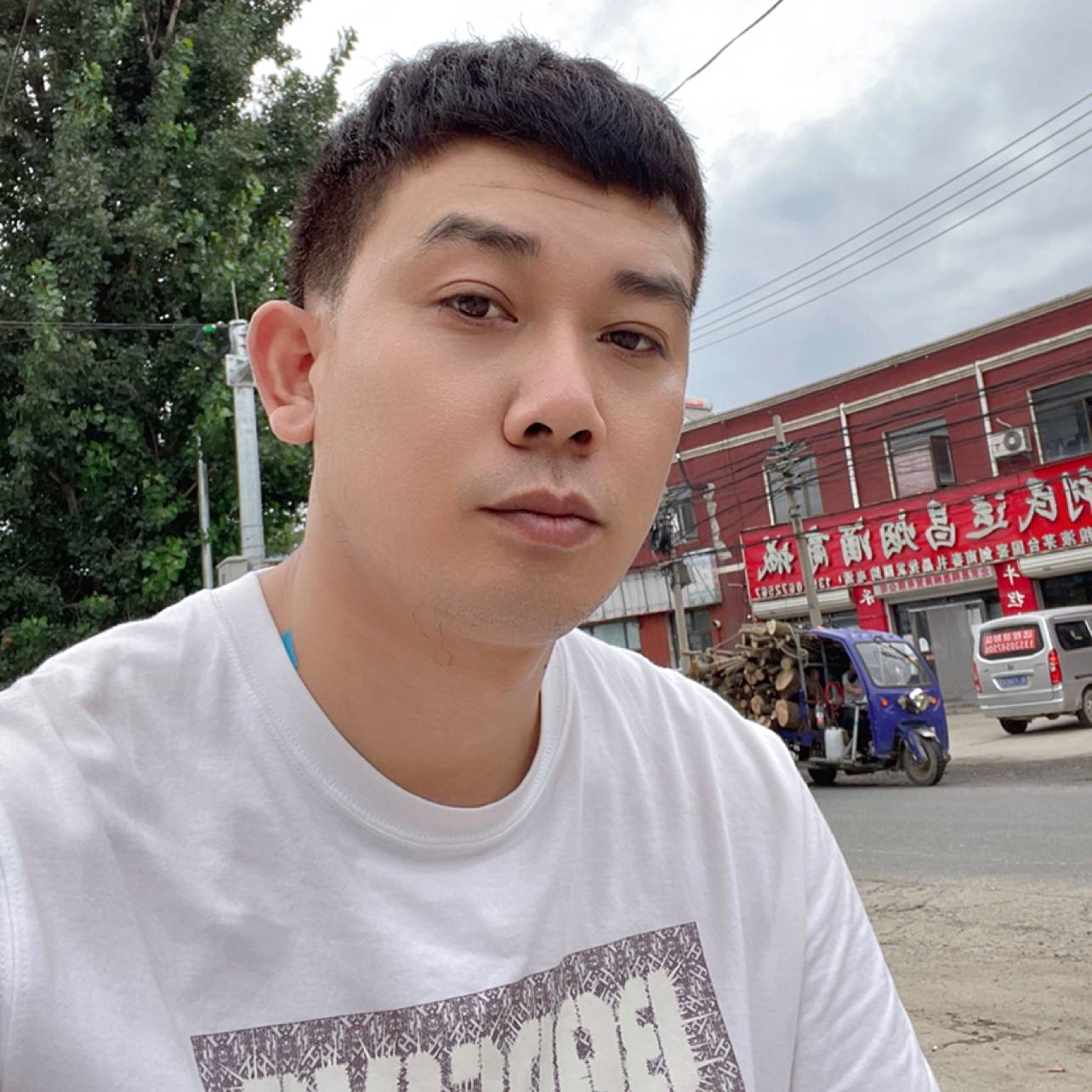 季洪亮的照片