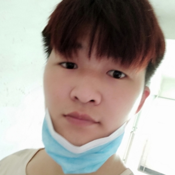 冷酷凝眸月亮的照片