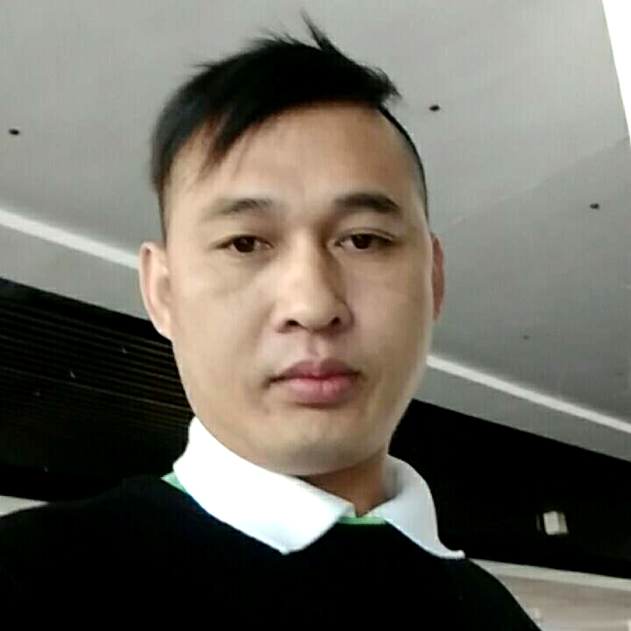 眼神说风中的照片