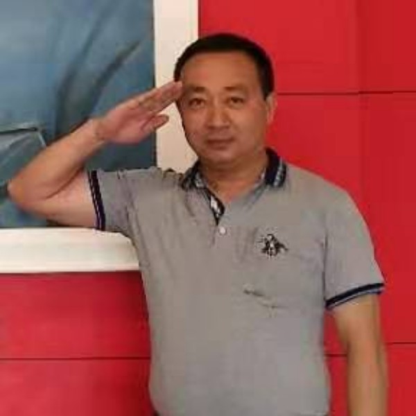 顿阳的照片