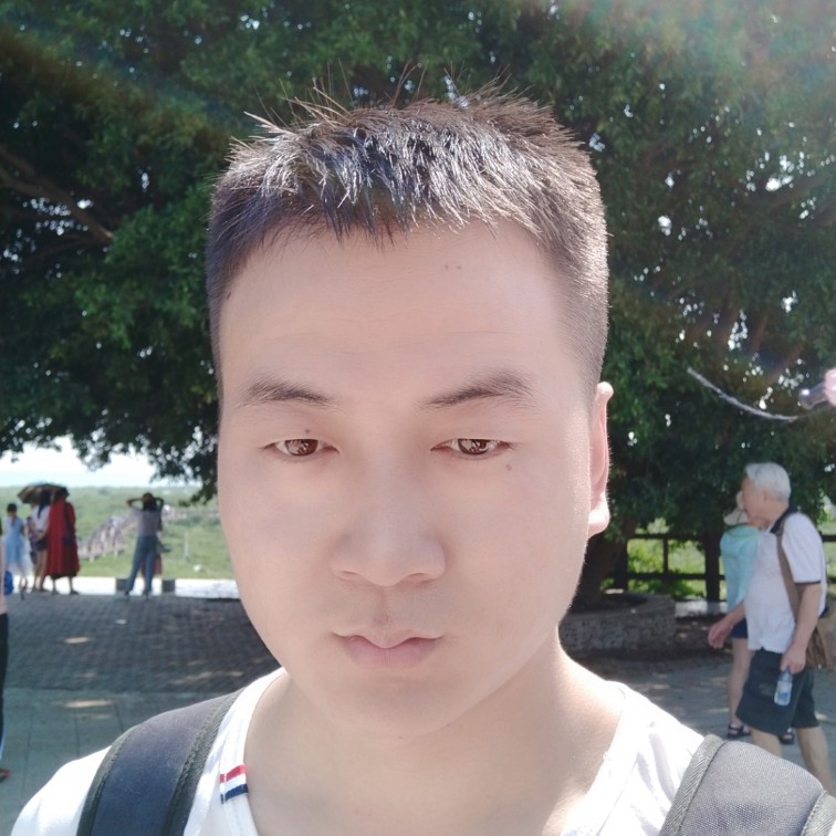 稳重机器猫的照片