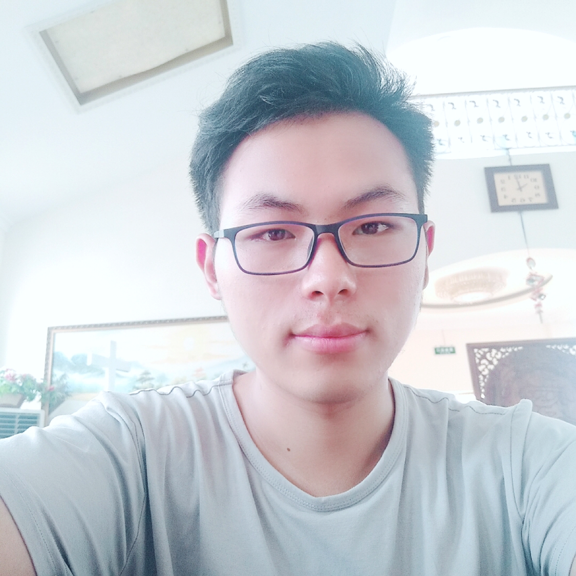 难过浅吻若溪的照片
