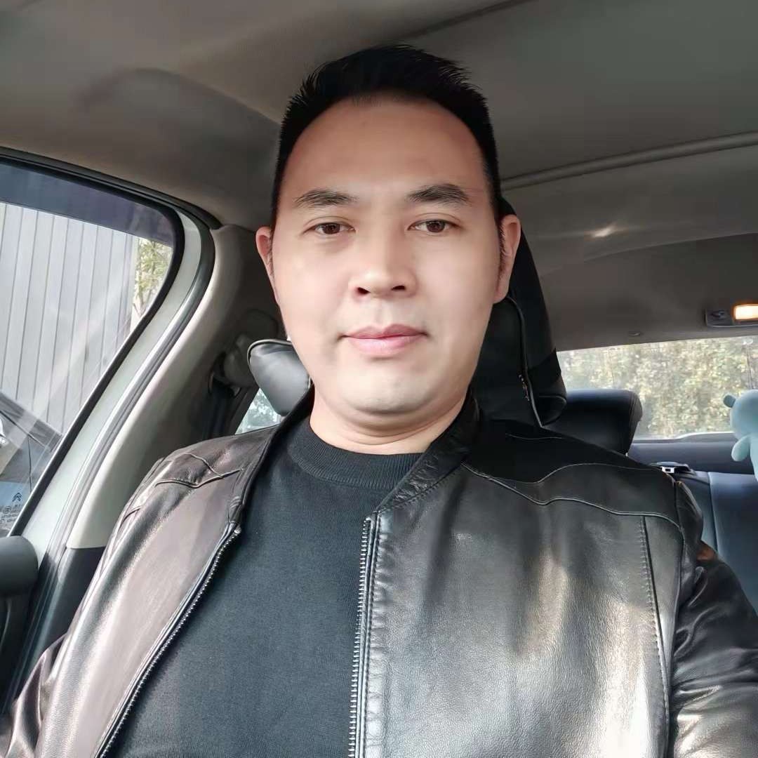 帅哥挽手娇气的照片
