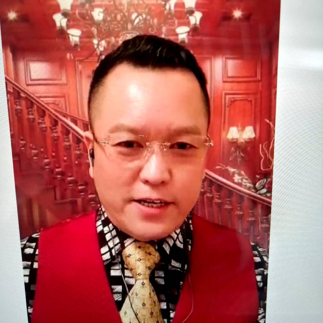 西装蹁跹矫情的照片