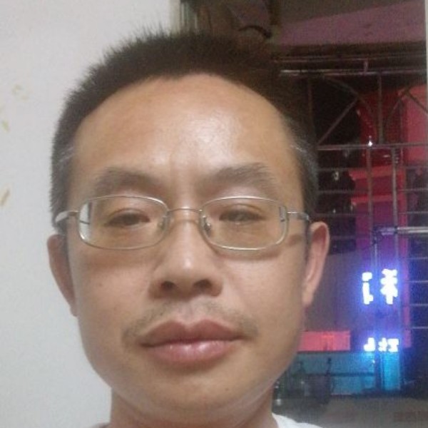 铃铛等待合适的照片