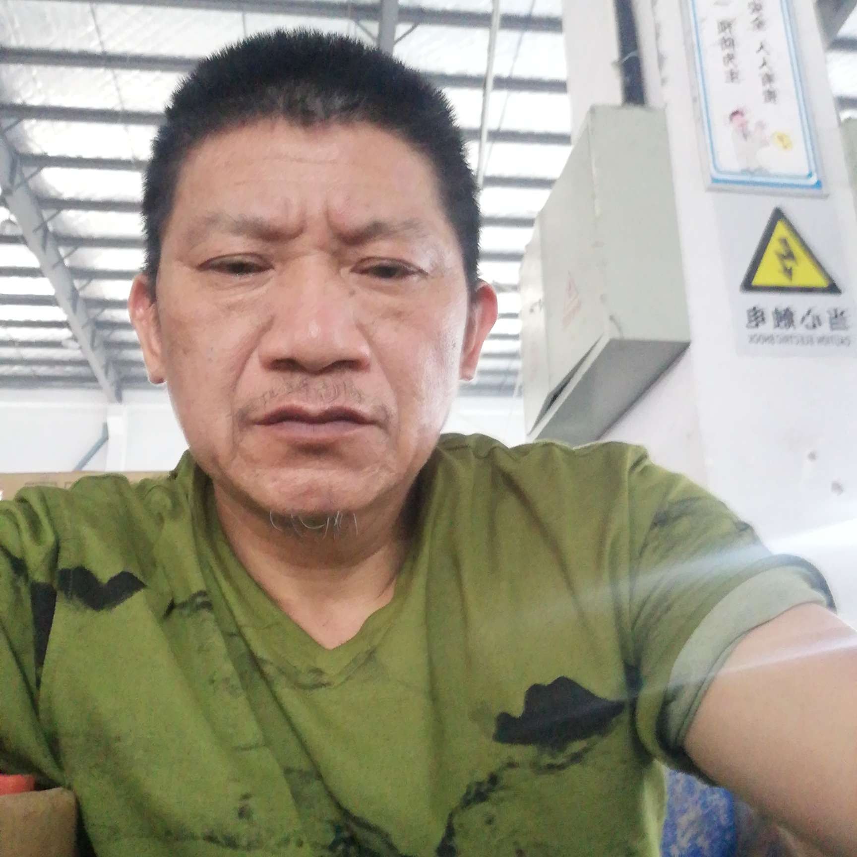 外向闻彩虹的照片