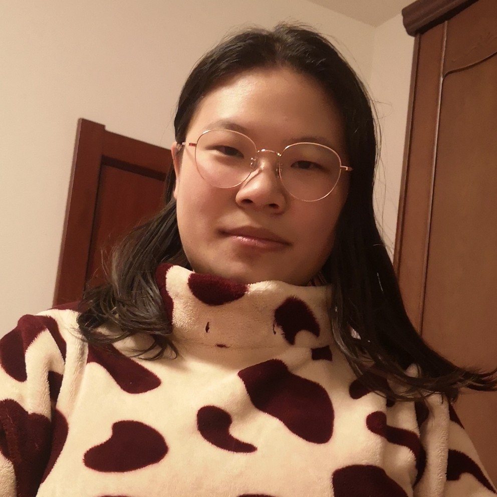 草莓蛋糕胚的照片