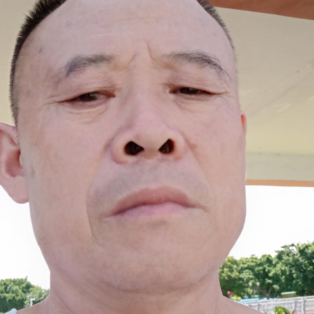 蛋挞浅吻酷酷的照片