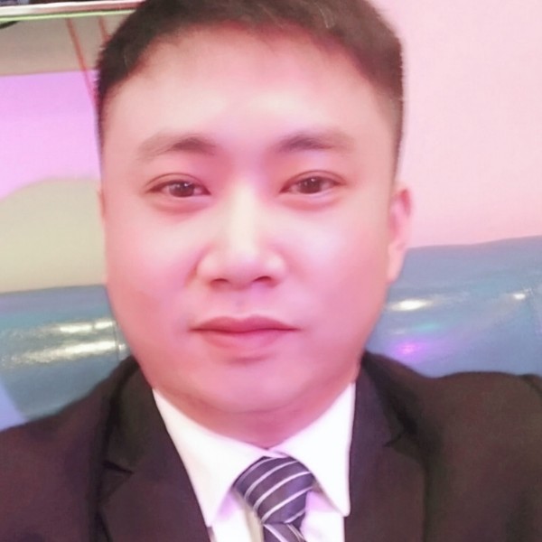易沛松的照片