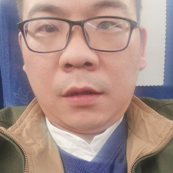 孤单的大弟弟的照片