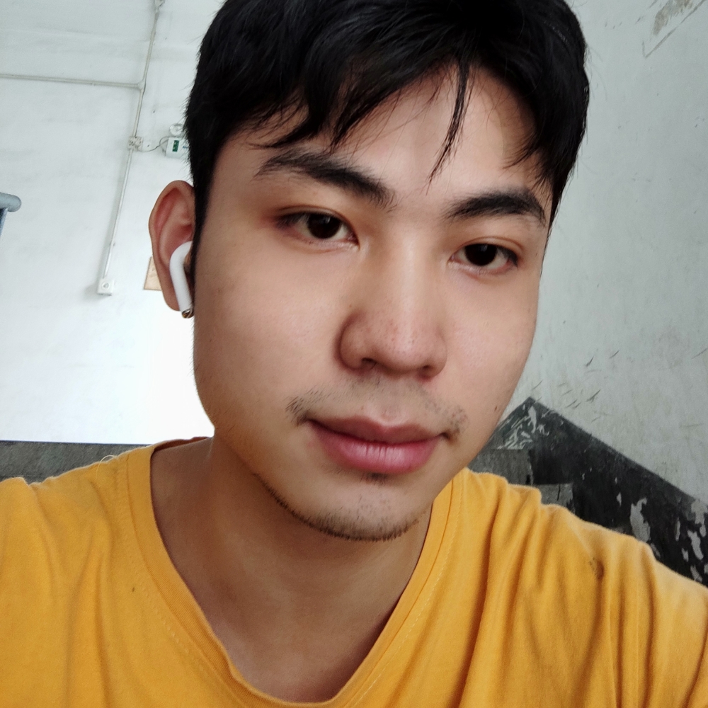 爱笑不笑的照片