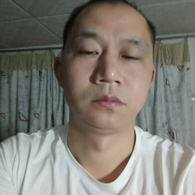 杨通的照片