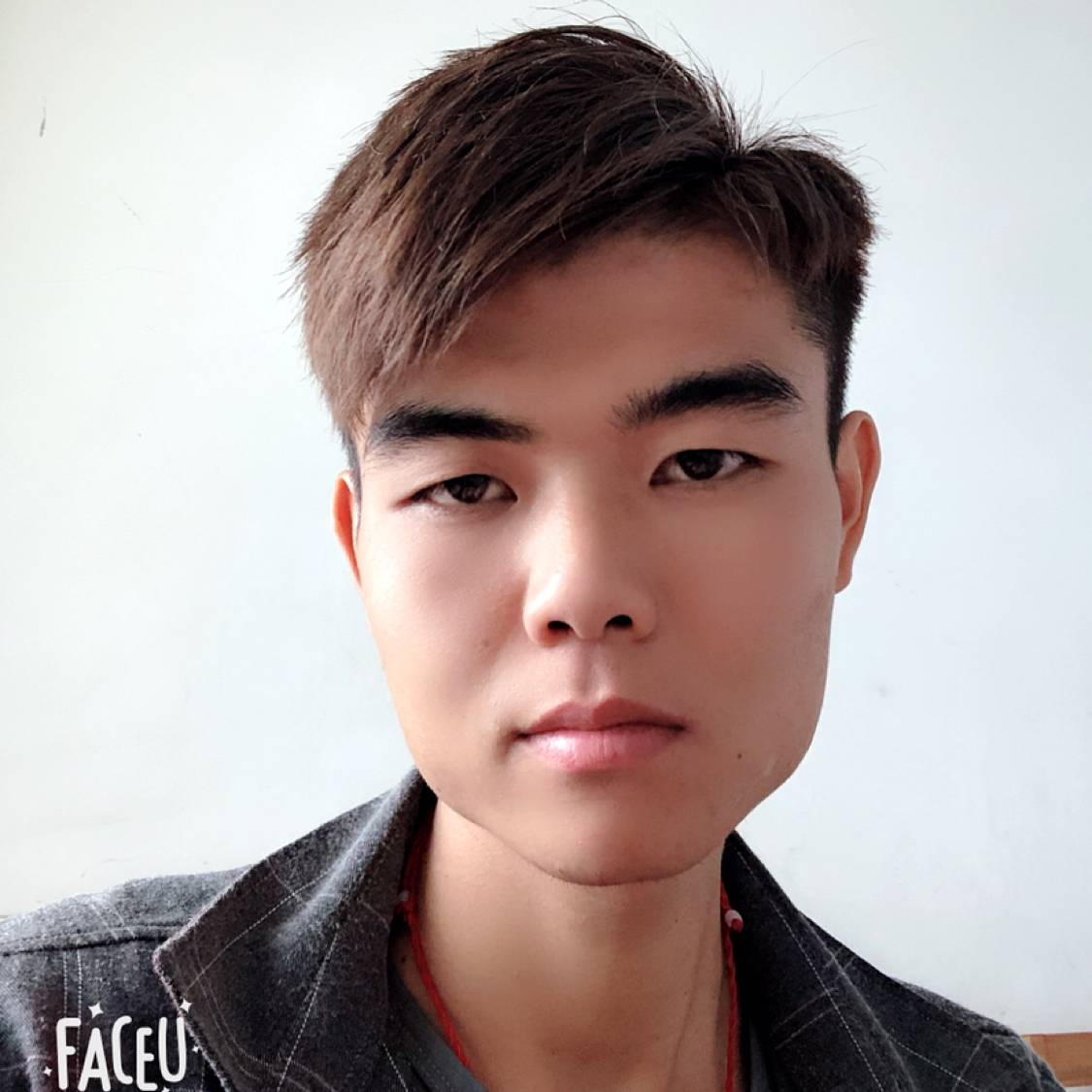 谁和洛尘的照片