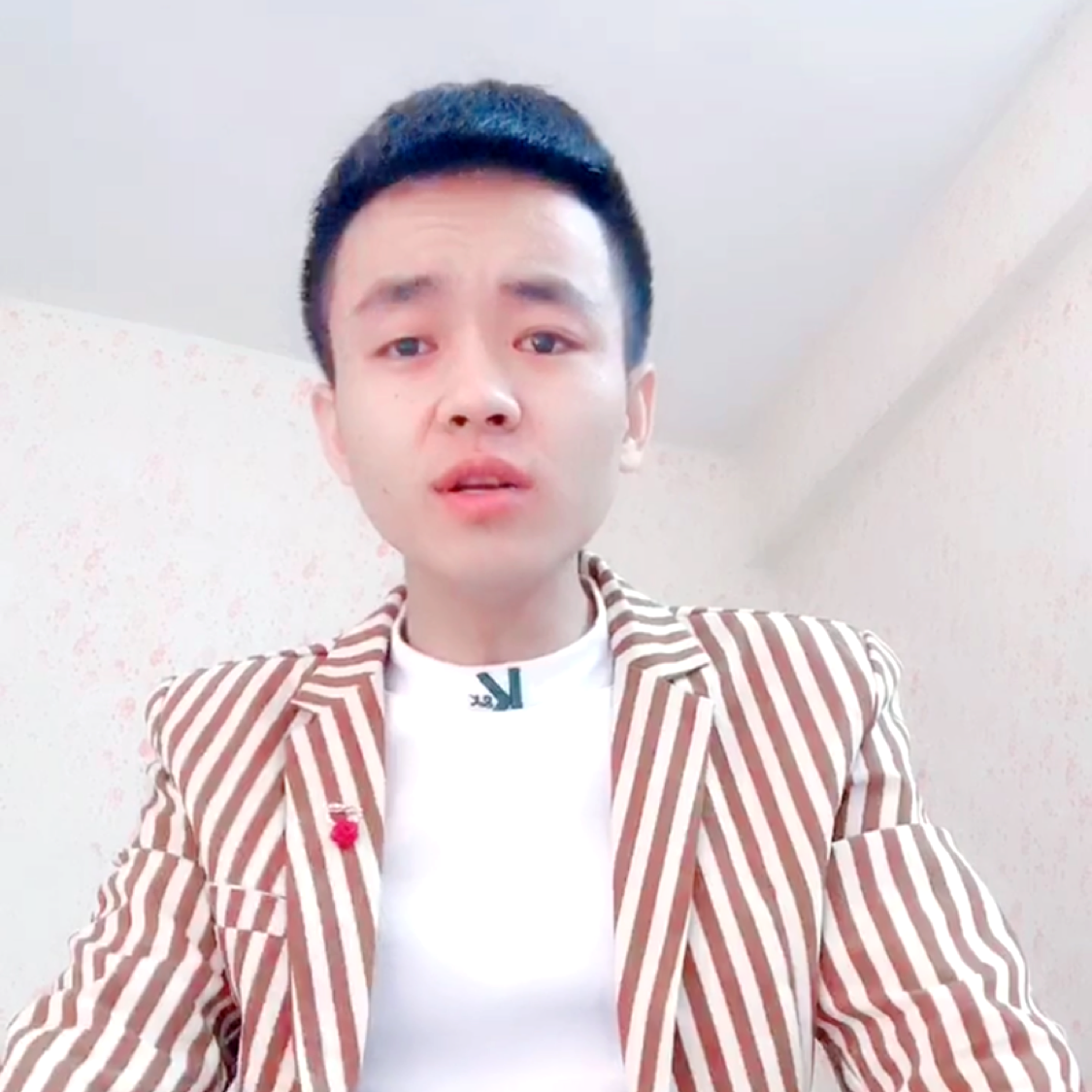 金针菇开放的照片