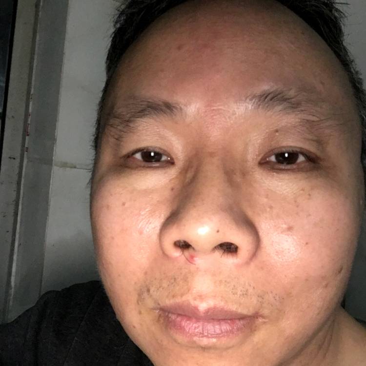 白开水畅快一杯茶的照片