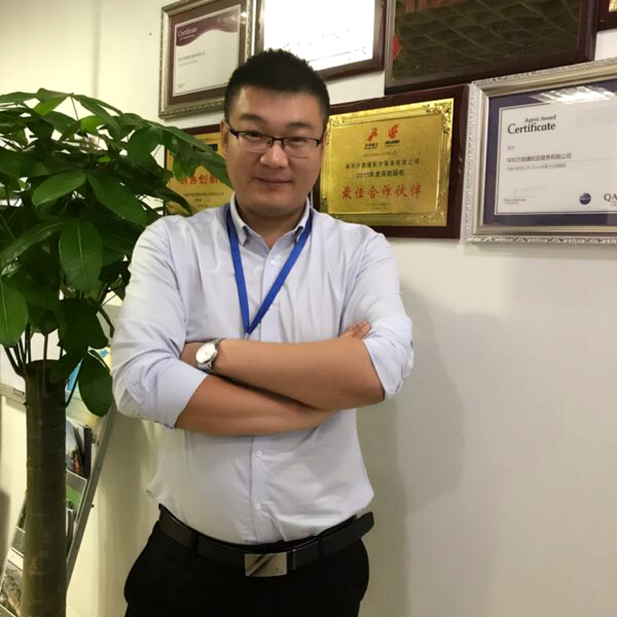 神勇迎冷风的照片