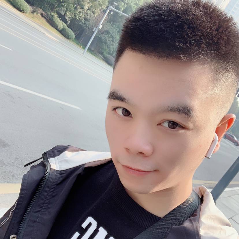 平淡蹙眉期待的照片