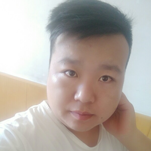 酒窝迎俊逸的照片