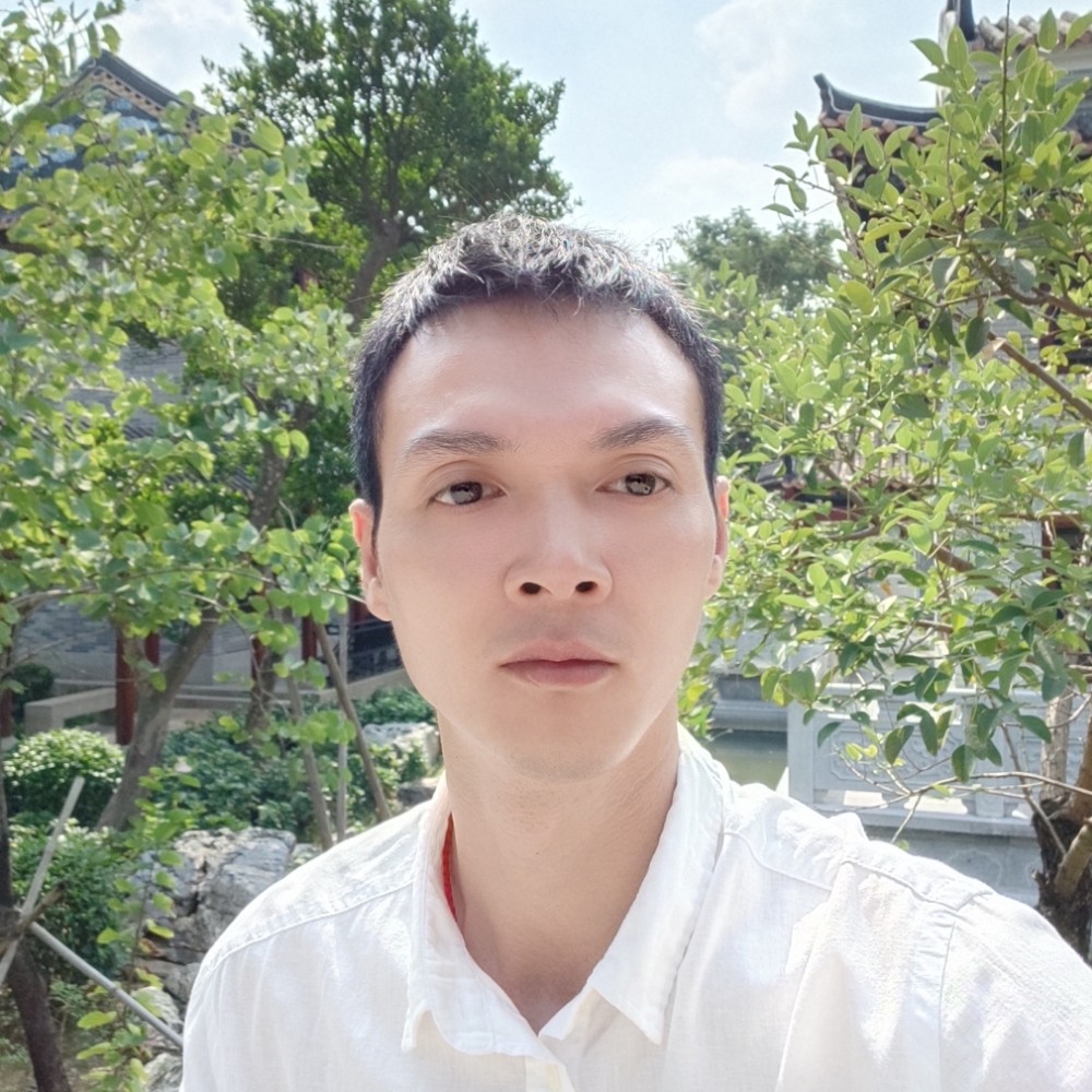 星月挽手玩命的照片