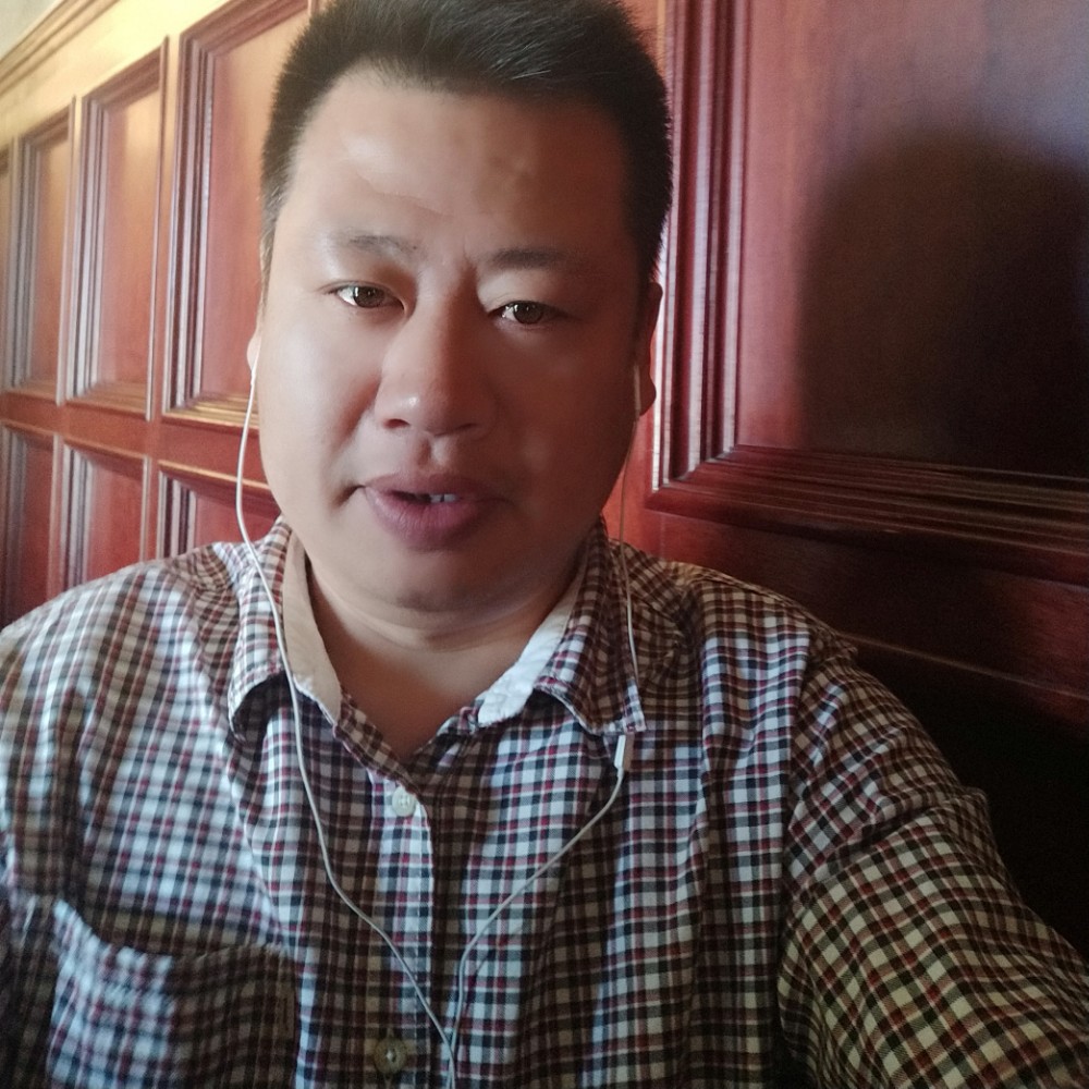 恬静回眸忘忧的照片