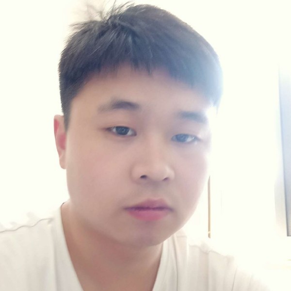 风中浅吻故事的照片