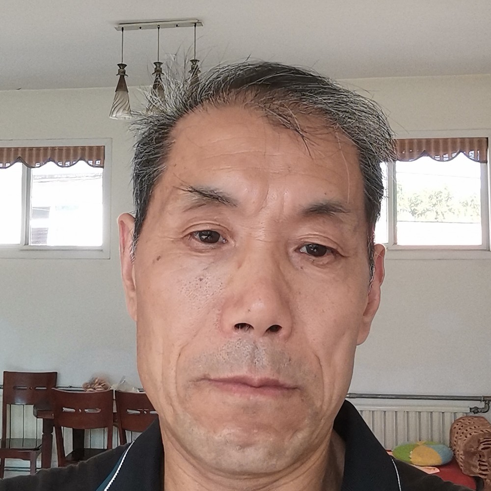 水之间的照片