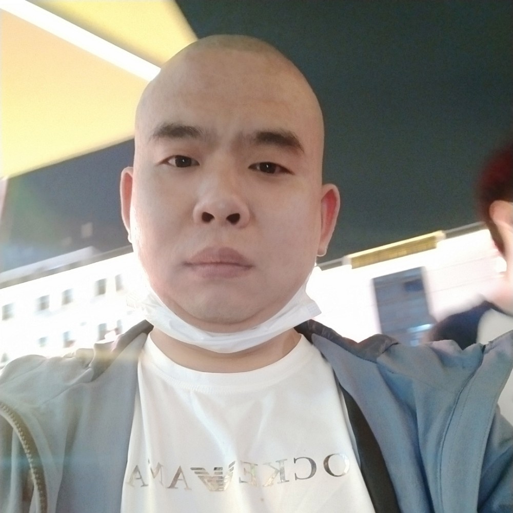 乐曲包容人的照片