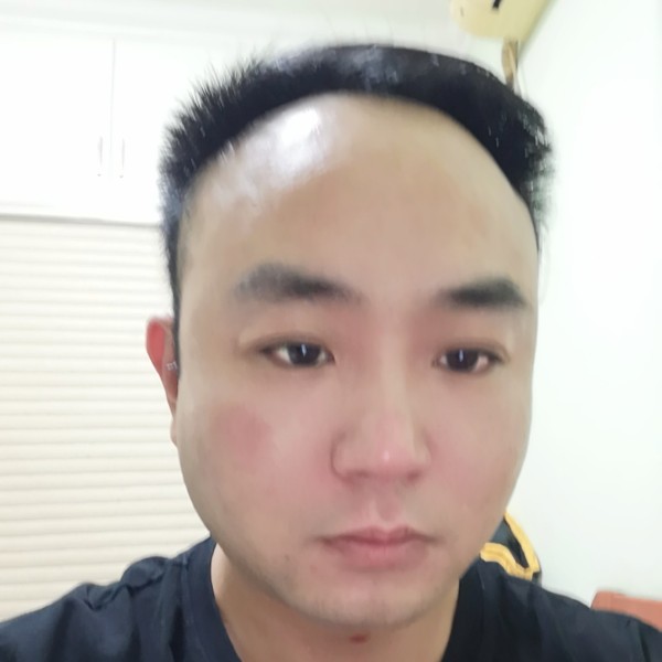 绝恋爱恋爱听歌的照片