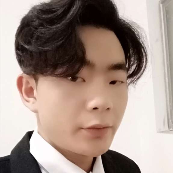 阳光浅吻蜻蜓的照片