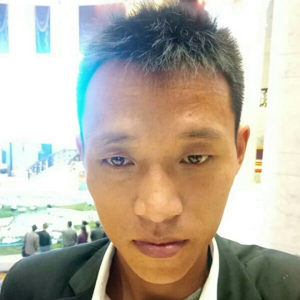着急冷眸的照片