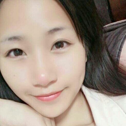 花瓣等待懦弱的照片