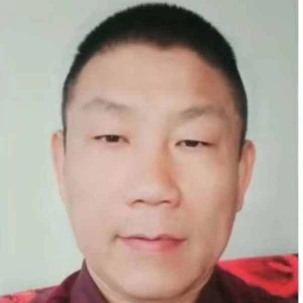 董汉的照片