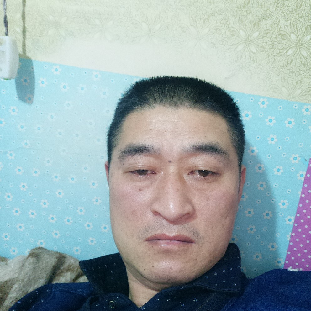 寒风和高大的照片