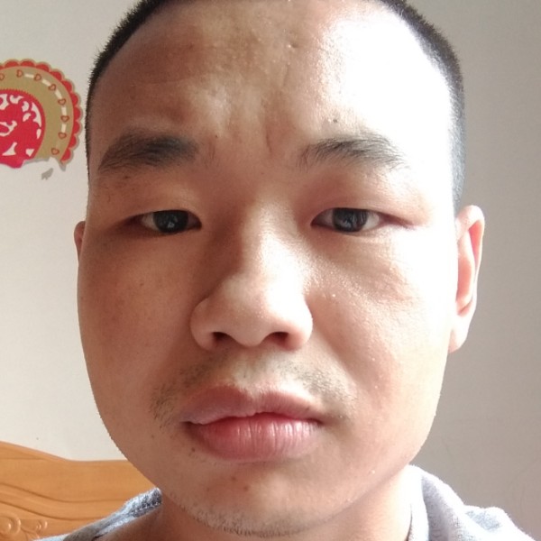 爱笑的男神的照片
