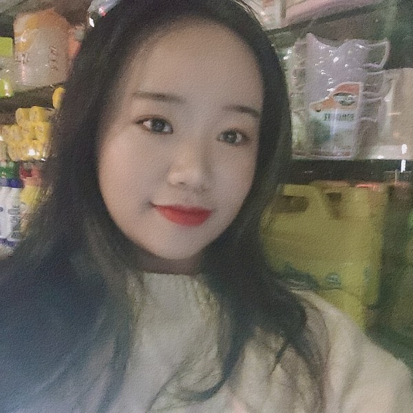 小蘑菇拿鳗鱼的照片