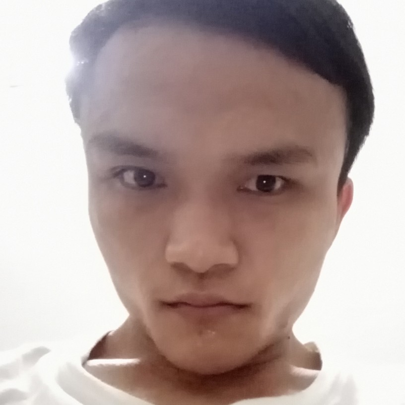 涟漪蹙眉苗条的照片